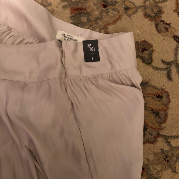 Abercrombie & Fitch Pleated Satin Wide Leg Pants - Picture 4 of 4